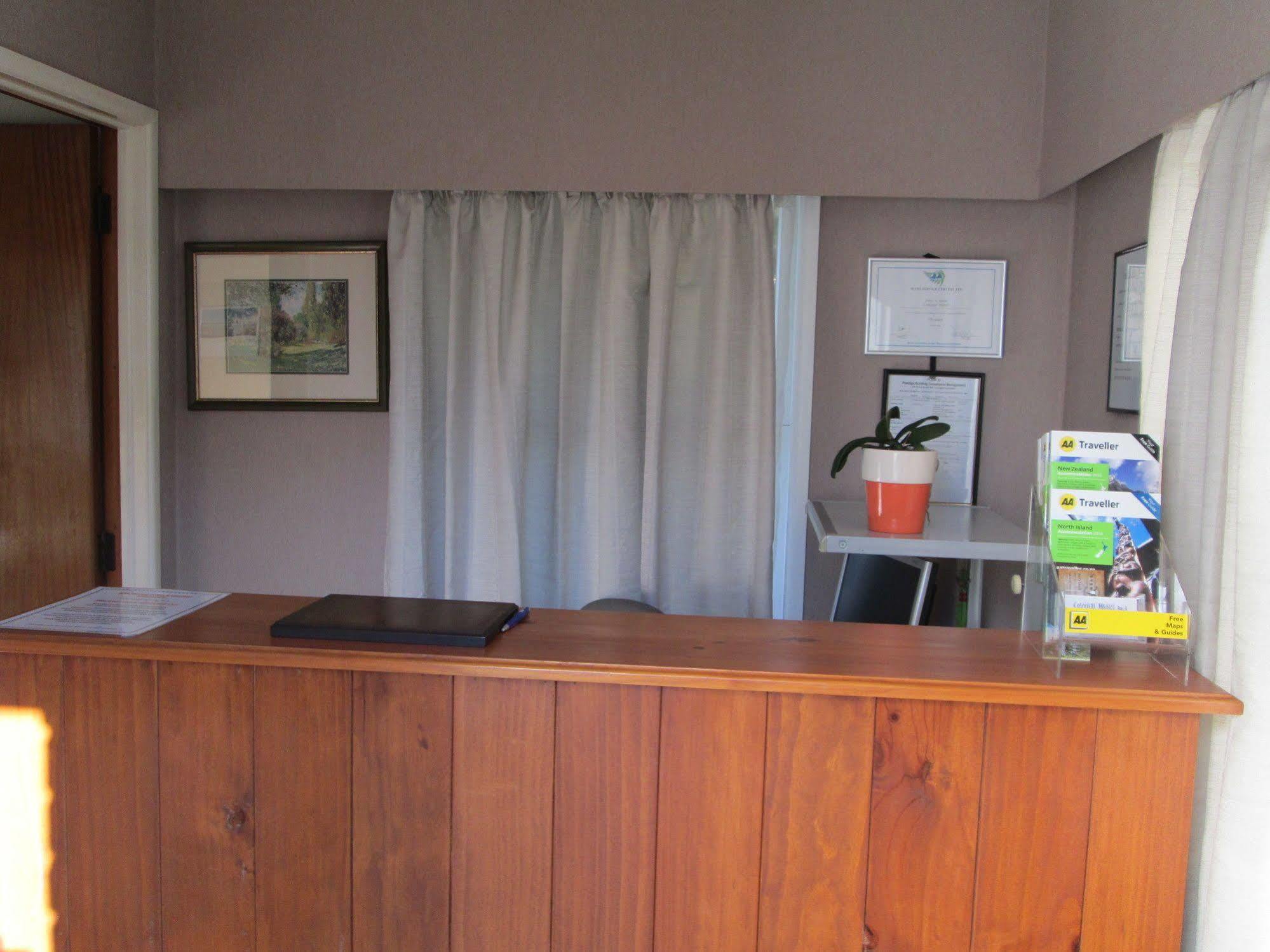 Colonial Motel Papakura Exteriér fotografie